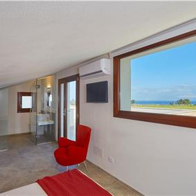 4  bedroom villa with pool, Scopello, sleeps 8